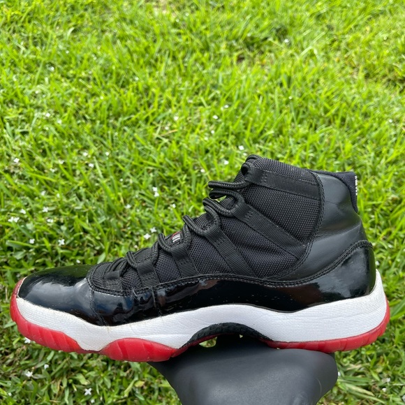 Jordan 11 Bred Size 10 Men main image 5